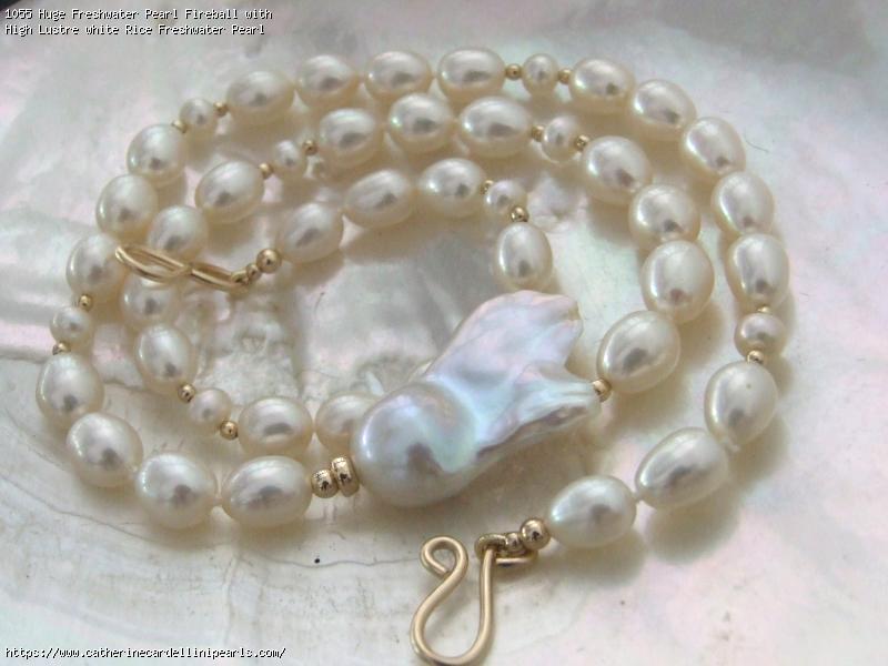 Huge Freshwater Pearl Fireball with High Lustre white Rice Freshwater Pearl Necklace